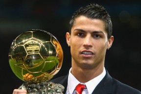 开云体育平台-斯诺克国锦赛，吴宜泽爆发轰出140，8-4，赵心童遭4连鞭，斯诺克吴宜泽排名